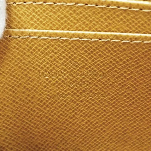 LOUIS VUITTON Beige Wallet - Picture 6 of 11